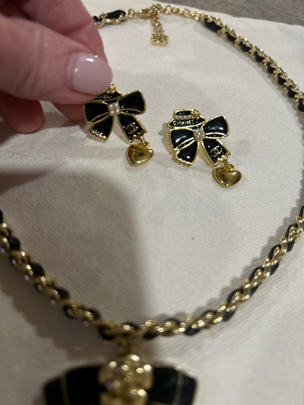 Gold and Black inspired Bow Pendant Necklace with Matching Earrings, NEW - Picture 8 of 12